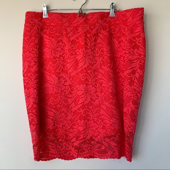 Torrid NWT Red Lace Mini Pencil Skirt Zipper Business Cocktail Fun Size 2 - Picture 1 of 7
